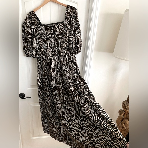♦️SOLD♦️ Mango Puff Sleeve Midi Dress Abstract Animal Print Black & Tan Size 10 - Picture 8 of 13